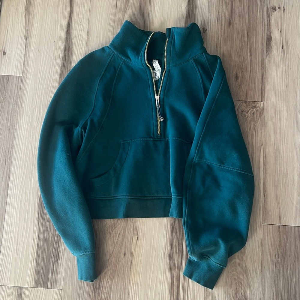 Lululemon cropped hoodie